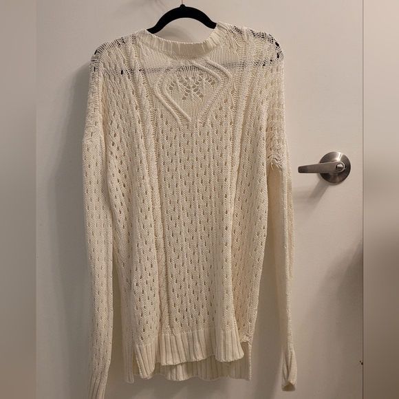 Long, loose-knit white sweater - Picture 2 of 3